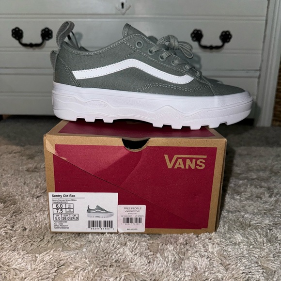 VANS Sentry Old Skool Skater Shoes SZ 7.5 Canvas Green - Picture 2 of 9